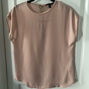 Light pink/mauve neutral top- great for work!